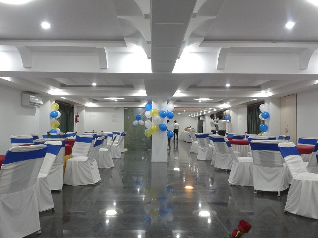 Hotel D' Sapphire Guváhátí Exteriér fotografie