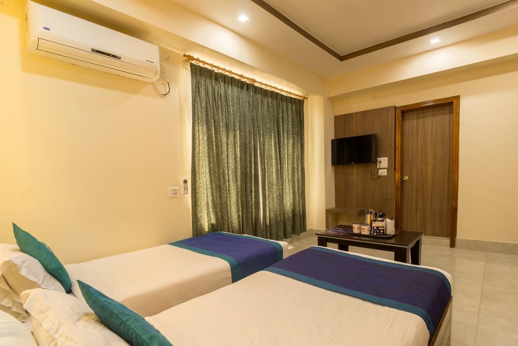 Hotel D' Sapphire Guváhátí Exteriér fotografie